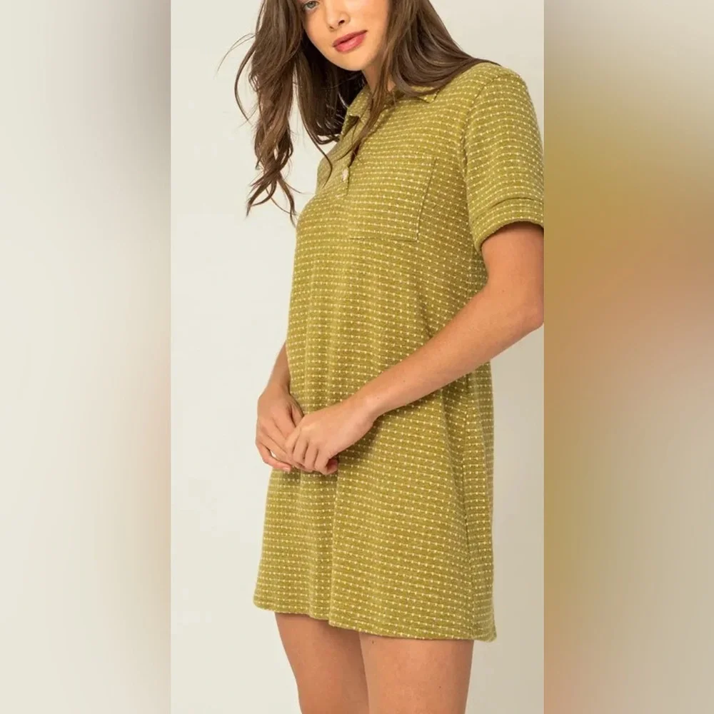 GILLI
Mini Dress Short Sleeve Collar Button Down Knit in Green/Ivory - Picture 4 of 7